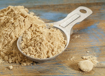 Maca-powder-in-a-spoon