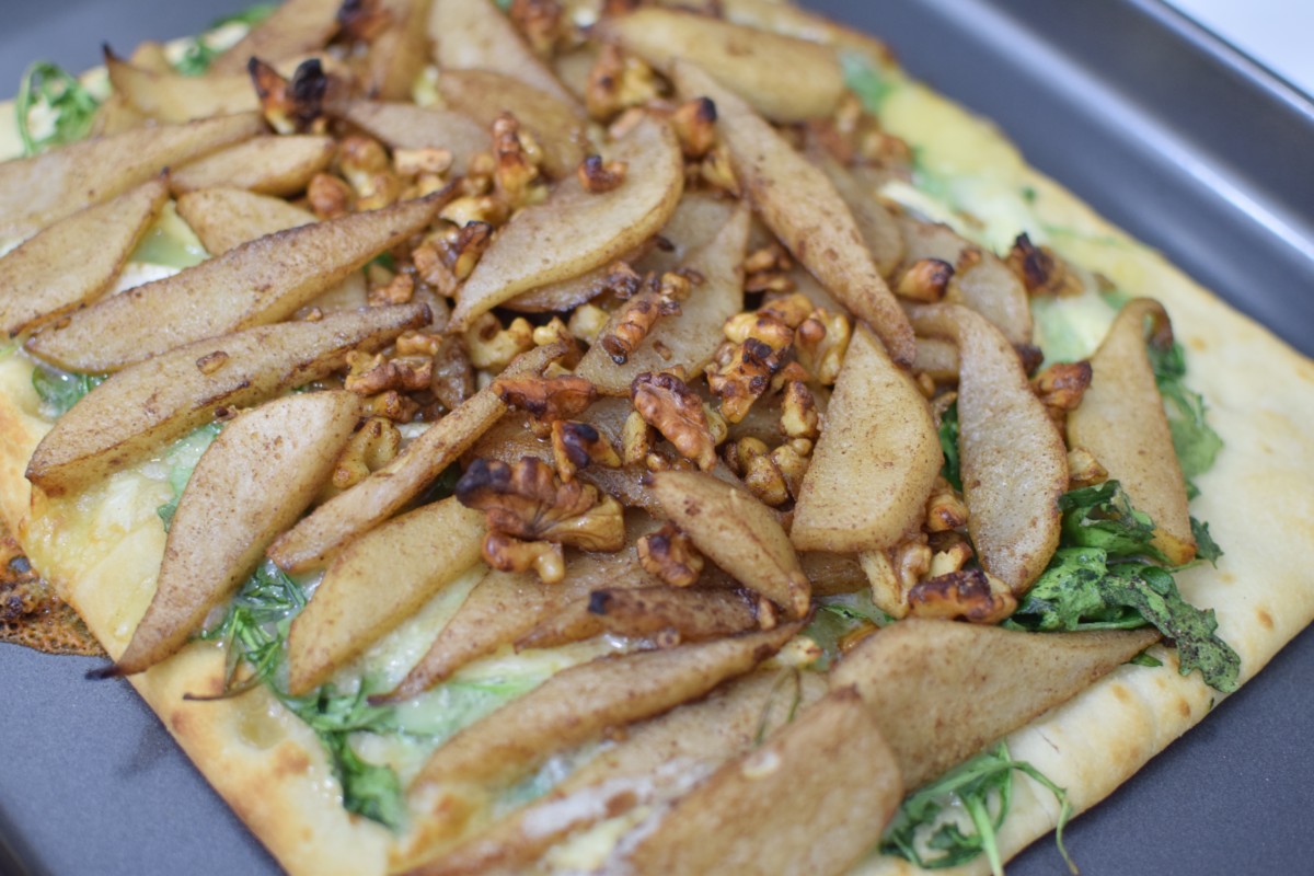 Pear Arugula and Brie Flatbread