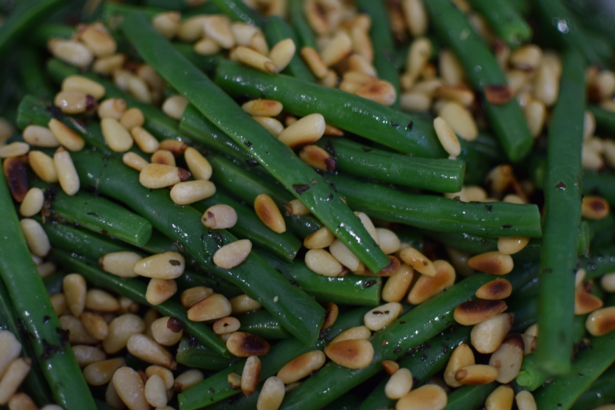 Green Beans and Toasted Pine Nuts